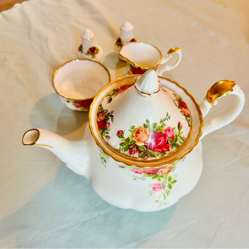 Royal Albert 1962 Old Country Rose
